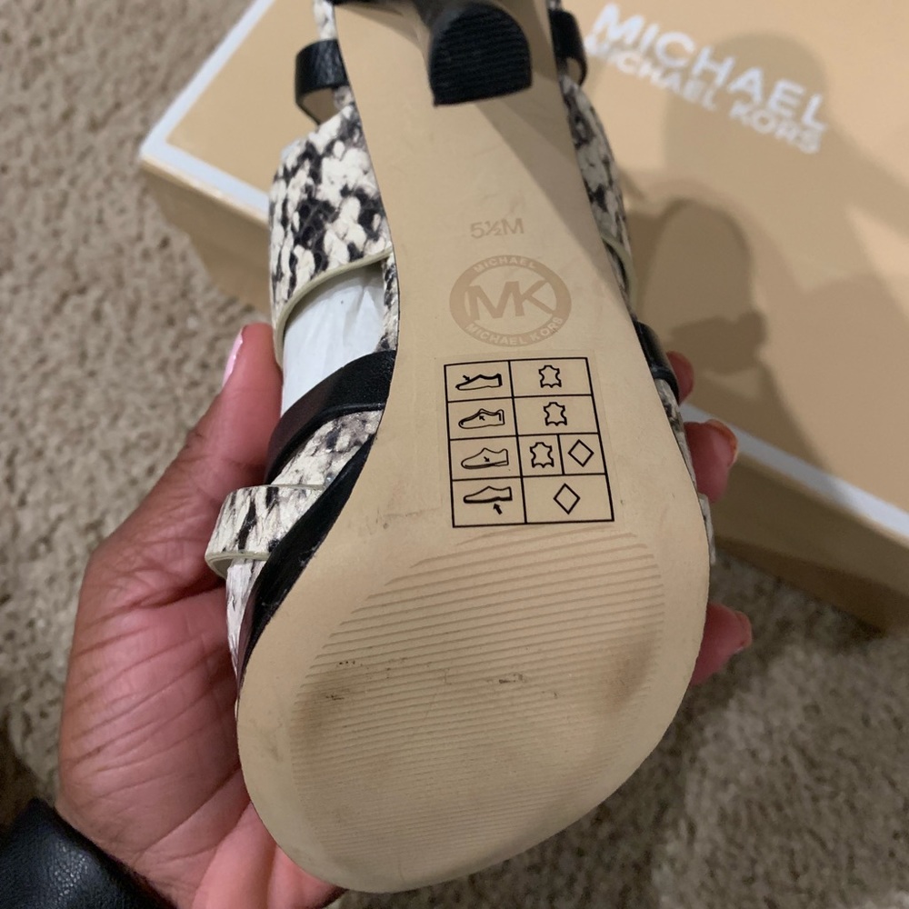 Michael Kors Platform Heel - Picture 4 of 5